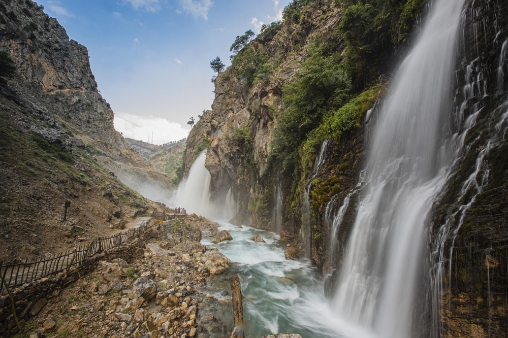 Photo courtesy of pixabay and hdkaradeniz. 